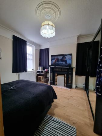 2 bedroom Flat to let in Canterbury Road, Watford, WD17