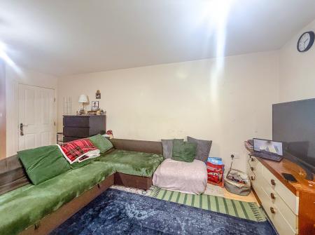 1 bedroom Flat to let in Gammons Lane, Watford, WD24