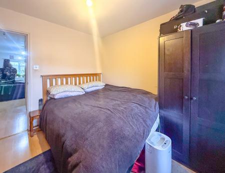 1 bedroom Flat to let in Gammons Lane, Watford, WD24