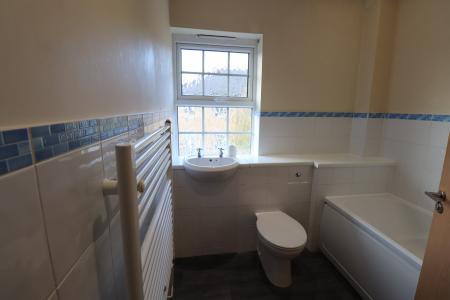 1 bedroom Flat to let in Lion Court, Southbridge, Northampton, NN4