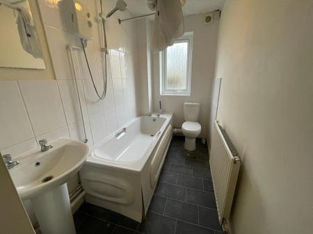 2 bedroom Flat to let in Great Gull Crescent, Southfields, Northampton, NN3
