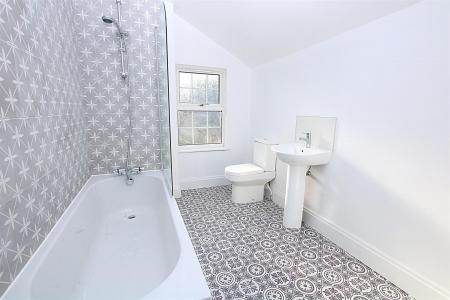 2 bedroom Terraced House to let in St James Park Road, St James, Northampton, NN5