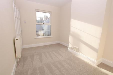 2 bedroom Terraced House to let in St James Park Road, St James, Northampton, NN5