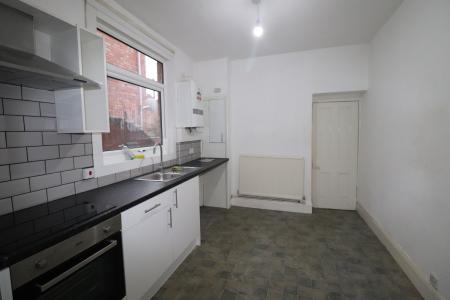 1 bedroom Flat to let in Albany Road, Abington, Northampton, NN1