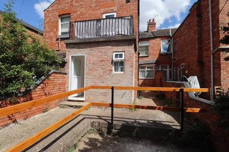 1 bedroom Flat to let in Albany Road, Abington, Northampton, NN1