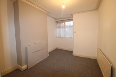 1 bedroom Flat to let in Albany Road, Abington, Northampton, NN1