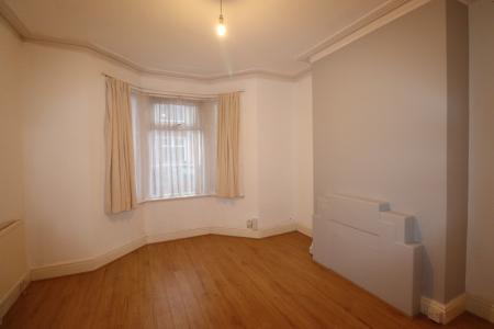 1 bedroom Flat to let in Albany Road, Abington, Northampton, NN1