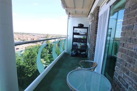 2 bedroom Flat for sale in Wellington Street, Northampton