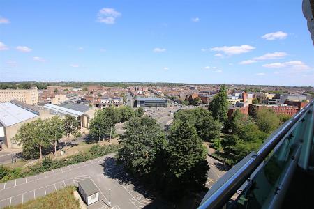 2 bedroom Flat for sale in Wellington Street, Northampton