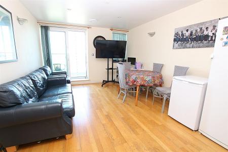 2 bedroom Flat for sale in Wellington Street, Northampton