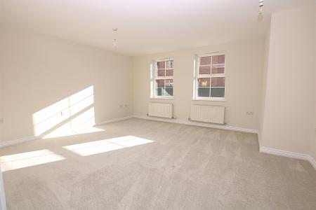 2 bedroom Flat for sale in Newport Pagnell Road, Wootton