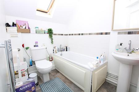 2 bedroom Flat for sale in Derby Road, Abington