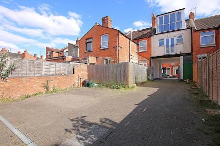 2 bedroom Flat for sale in Derby Road, Abington