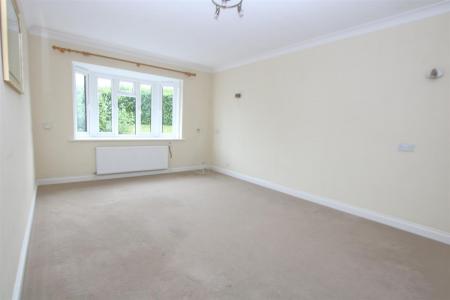 2 bedroom Flat for sale in King Richard Court, East Hunsbury