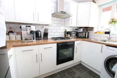 2 bedroom End of terrace house for sale in Marseilles Close, Duston