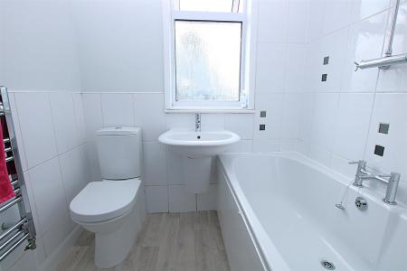 3 bedroom Terraced House for sale in Kingsthorpe Grove, Northampton