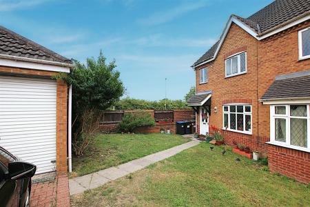 3 bedroom Semi-detached house for sale in Dixon Road, Kingsthorpe