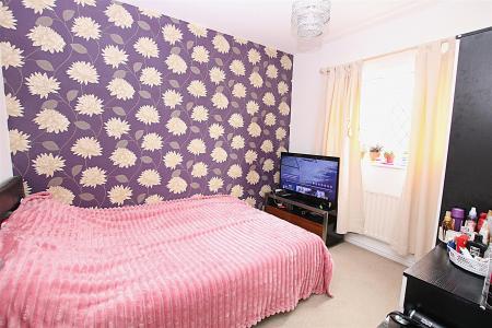 3 bedroom Semi-detached house for sale in Dixon Road, Kingsthorpe