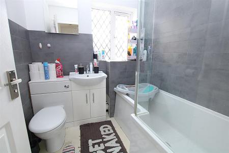 3 bedroom Semi-detached house for sale in Dixon Road, Kingsthorpe