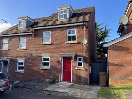 Brooks Close, Wootton