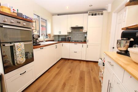 3 bedroom Detached house for sale in Hedgeway, East Hunsbury