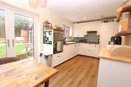 3 bedroom Detached house for sale in Hedgeway, East Hunsbury
