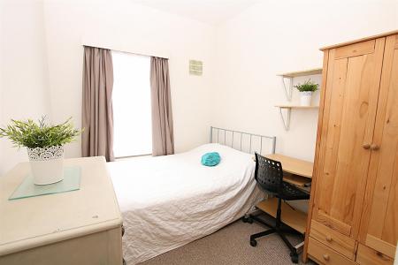 6 bedroom Terraced House for sale in St. Pauls Road, Semilong