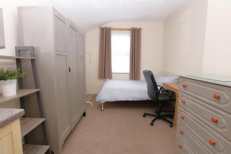 6 bedroom Terraced House for sale in St. Pauls Road, Semilong