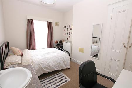 6 bedroom Terraced House for sale in St. Pauls Road, Semilong