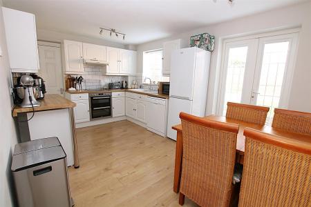 4 bedroom Detached house for sale in Fleetwind Drive, East Hunsbury