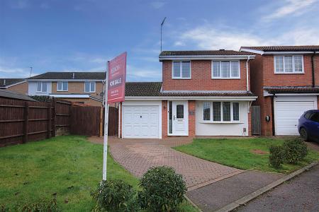 4 bedroom Detached house for sale in Fleetwind Drive, East Hunsbury