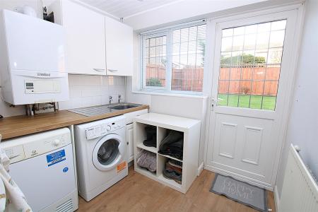 4 bedroom Detached house for sale in Fleetwind Drive, East Hunsbury