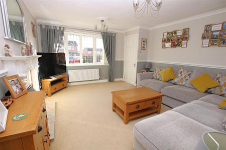 4 bedroom Detached house for sale in Fleetwind Drive, East Hunsbury