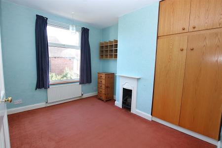 4 bedroom Semi-detached house for sale in Wellingborough Road, Northampton