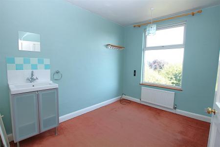 4 bedroom Semi-detached house for sale in Wellingborough Road, Northampton