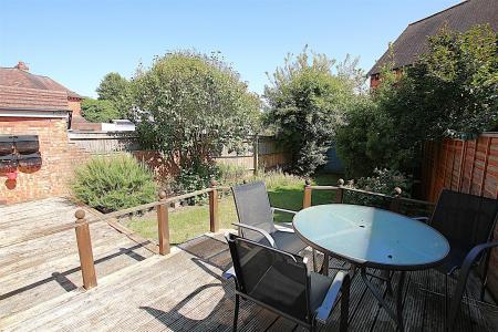 4 bedroom Semi-detached house for sale in Wellingborough Road, Northampton