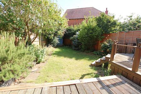 4 bedroom Semi-detached house for sale in Wellingborough Road, Northampton