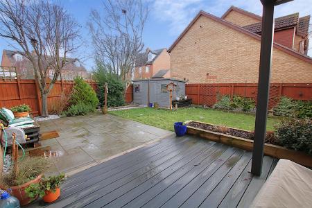 4 bedroom Detached house for sale in Sentry Close, Wootton