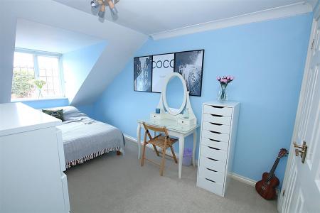 4 bedroom Detached house for sale in Sentry Close, Wootton