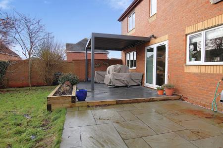 4 bedroom Detached house for sale in Sentry Close, Wootton