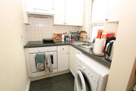 4 bedroom End of terrace house for sale in 4x TENANTED FLATS PLUS FREEHOLD