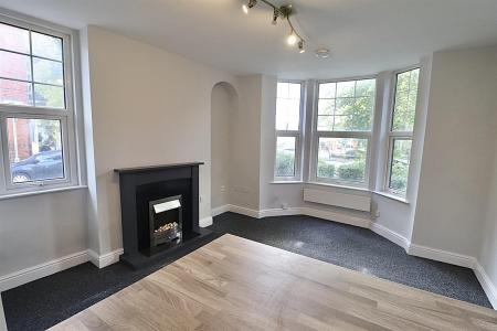 4 bedroom End of terrace house for sale in 4x TENANTED FLATS PLUS FREEHOLD
