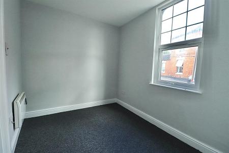 4 bedroom End of terrace house for sale in 4x TENANTED FLATS PLUS FREEHOLD