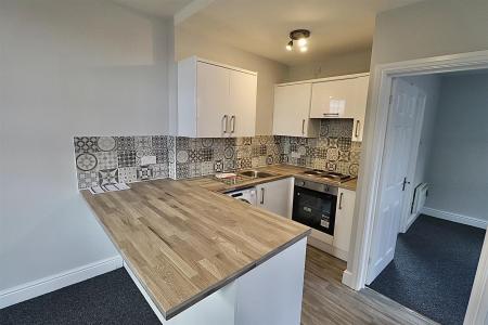 4 bedroom End of terrace house for sale in 4x TENANTED FLATS PLUS FREEHOLD