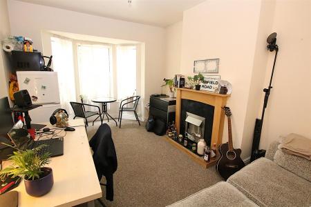 4 bedroom End of terrace house for sale in 4x TENANTED FLATS PLUS FREEHOLD