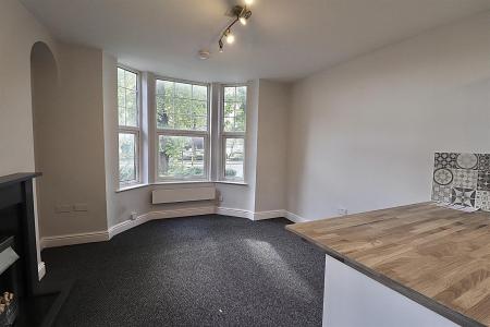 4 bedroom End of terrace house for sale in 4x TENANTED FLATS PLUS FREEHOLD