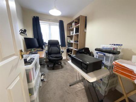 5 bedroom Detached house for sale in Siskin Close, Rugby