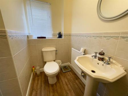 5 bedroom Detached house for sale in Siskin Close, Rugby