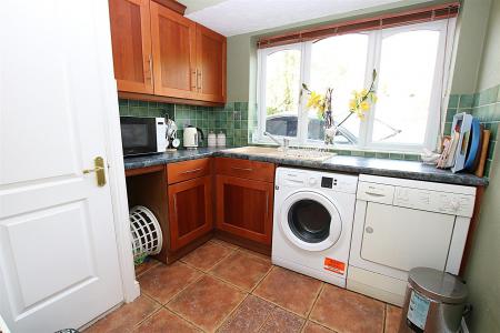 6 bedroom Detached house for sale in Reedhill, West Hunsbury