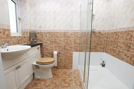 6 bedroom Detached house for sale in Reedhill, West Hunsbury